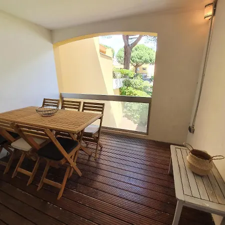 2 Pièces, Loggia, Terrasse Avec Vue Sur La Marina Au Centre Du Cap D