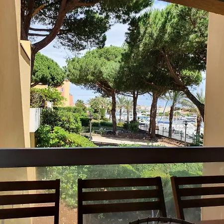 Appartement 2 Pièces, Loggia, Terrasse Avec Vue Sur La Marina Au Centre Du Cap D